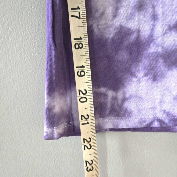 Lavender Daydream – Zenana Outfitters Women’s Medium Tie Dye V-Neck Tee - Picture 4 of 5